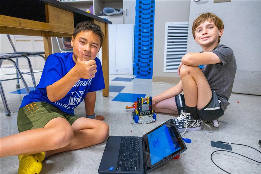 Students build robots